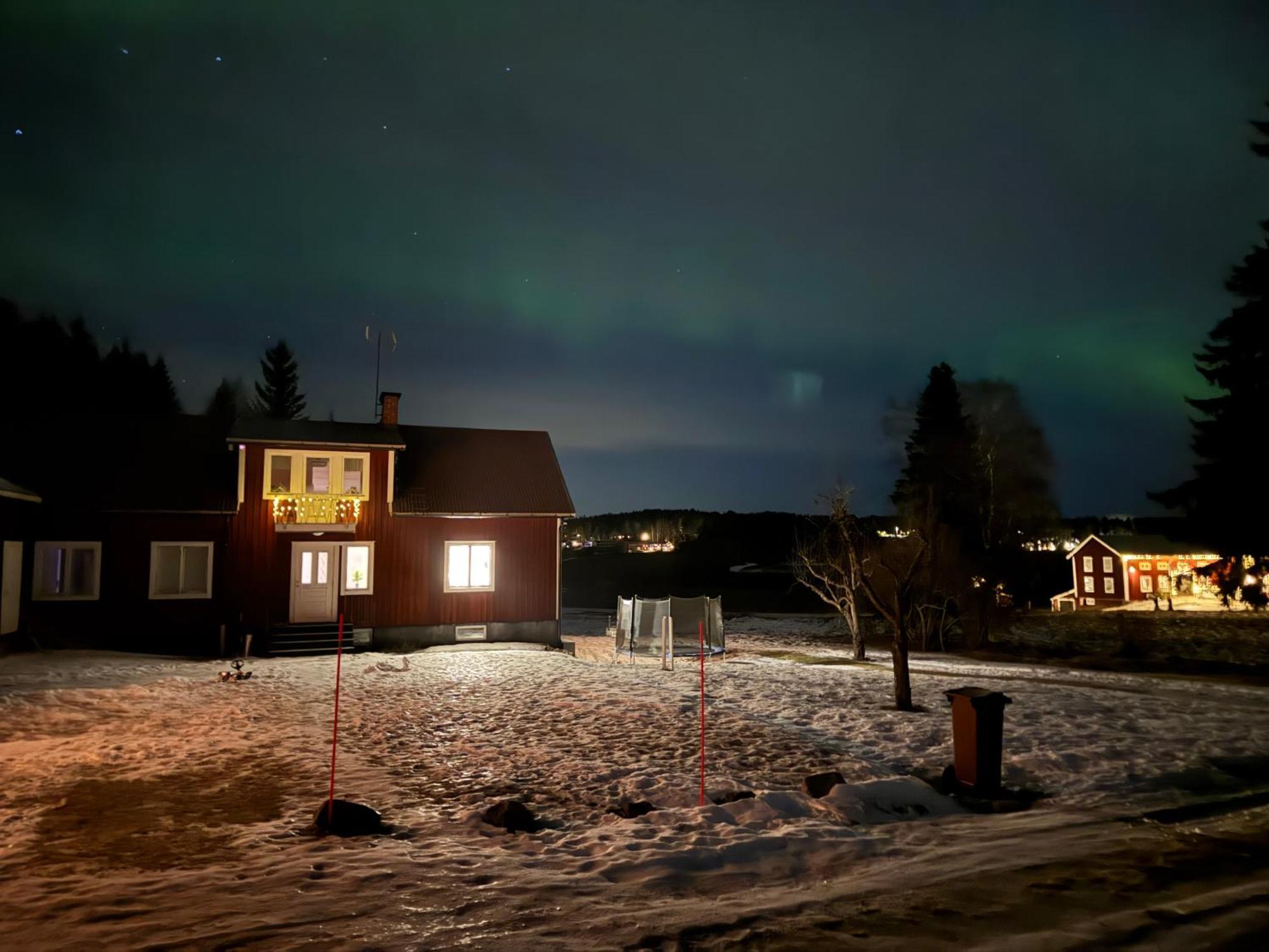 Ett Hus Med 3 Sovrum Med Supersnabba Internet Fiberanslutningen 1000Mb-100Mb I Hoeg, 7 Minuter Fran Hudiksvall Eksteriør bilde